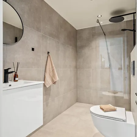 別荘 Amazing House - Panoramic View Sauna And Jacuzzi Vestpollen