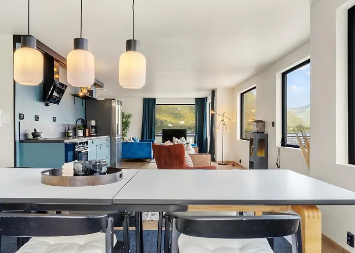 Feriehus Amazing House - Panoramic View Sauna And Jacuzzi *